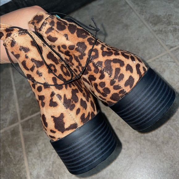 Bella-Vita Leopard Shoes | Mercari NWOT Bella Vita Cheetah Print Ankle Pointed Boots